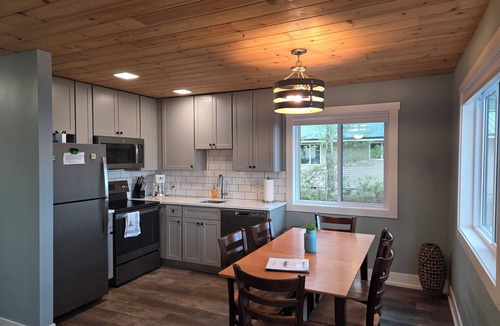 Cheboygan Cottage | Freighter View: Golden Sunrises & Sandy Toes – Your Dream Summer Retreat