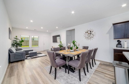 Houston House | Freshly Built 4BR, 2.5-Bath Home in North Houston