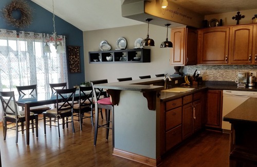 Neenah House | Friendly, Quiet Cul-de-sac - 18 Minutes from Oshkosh EAA Air Show Appleton ATW!