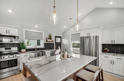 Koontz Lake House | Front Lake home with 4 bedrooms and 3.5 baths in Koontz Lake