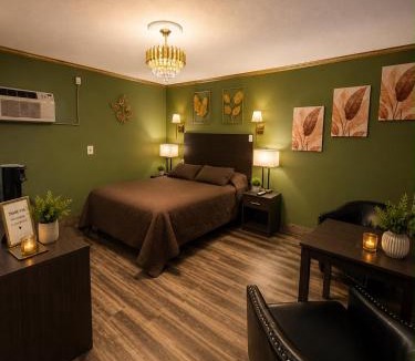 Lander Hotel | Frontier Lodge