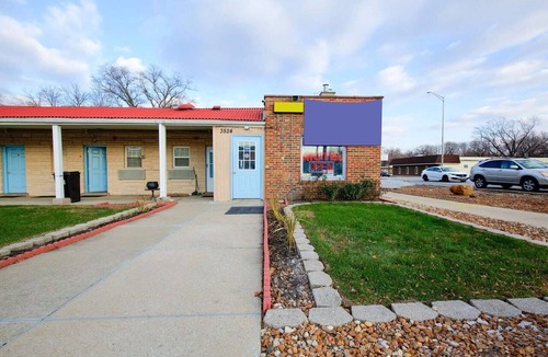 Markham Apartment | Full Bed | Non Smoking