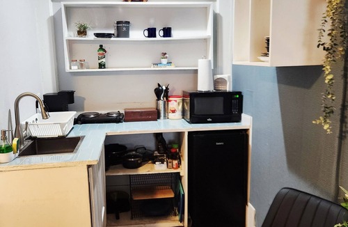 Denton Apartment | Full Cozy Studio Near UNT & Denton Square