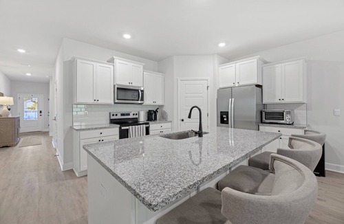 Tallahassee House | Fully-Fenced Backyard! Perfect for Families/Groups