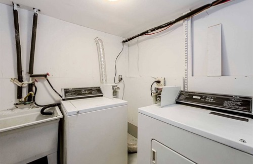 York University Heights House | Fully Furnished Bright and Luxurious Bedroom in North York-3