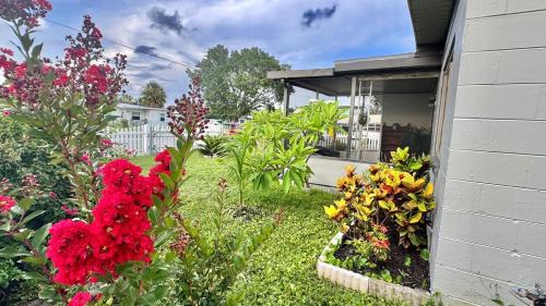 Pinellas Park House | Fully Renovated Cozy Home Away from Home