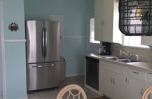 Marshall Park House | Fun and Affordable Beach Side Home Less than 2 Blocks to the Beach