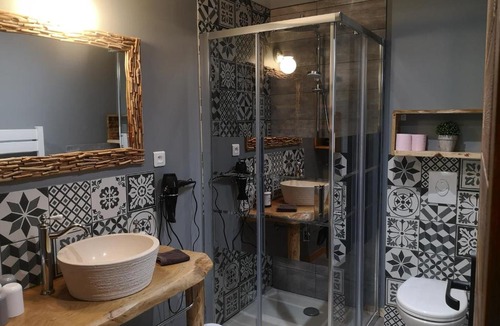 Valognes Apartment | Gîte La Grange de La Trigalle avec spa professionnel privatif