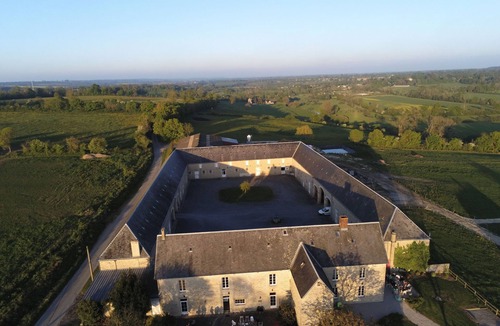 Formigny Cottage | Gîte Le Clos Du Bonheur 11/13 Personnes Proche Omaha Beach