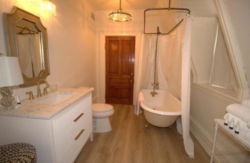 Port Austin Hotel | Garfield Inn