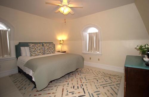 Port Austin Hotel | Garfield Inn