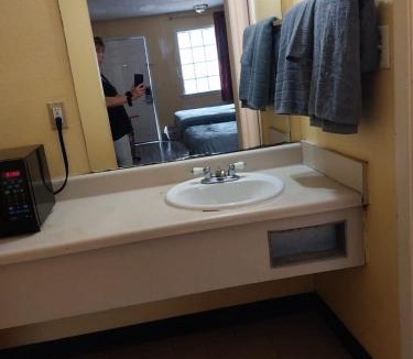 Jackson Apartment | Gated 2 Double Beds Hotel Room 219