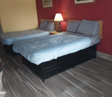 Jackson Apartment | Gated 2 Double Beds Hotel Room 123