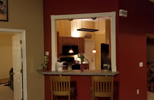 Gainesville House | Gator Alumni House with Private Backyard. 2 Miles From Campus & 1 Mile from I-75