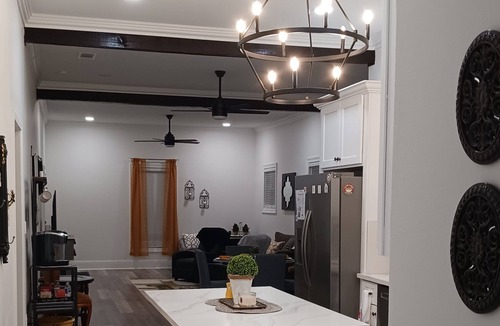 Lake Charles Cottage | "Getaway Cottage" in the heart of Lake Charles