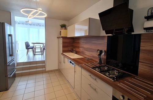 Saint-Marcouf Cottage | Gite Les Coquillages, directly on the beach