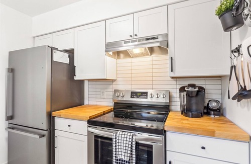 Melbourne House | Golf Course 3B/2BA Home by Downtown Melbourne