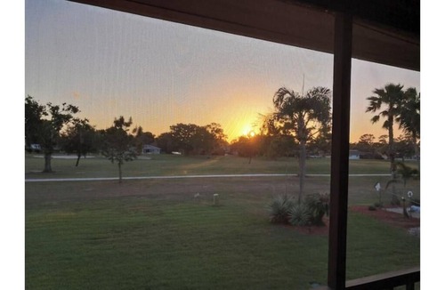 Sun 'N Lake Condo | Golf Course Beauty