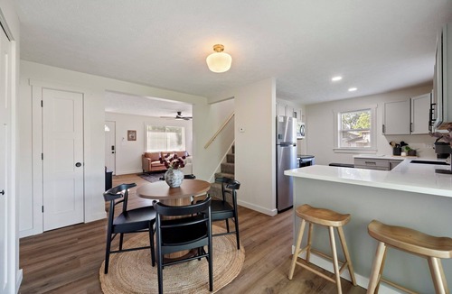 Lafayette House | Gorgeous 3BR Design, 2 Living Rooms, Sleeps 10