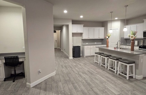 Haslet House | Gorgeous new built 4-bedroom house with AC in charming Justin