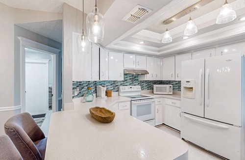 Spring Hill House | Gorgeous oasis with pool patio central AC WD and close to the beach