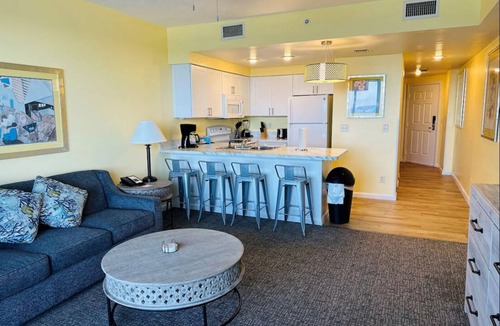 Seabreeze Historic District Resort | Gorgeous Ocean Walk 2bed/2bath Lock Off. in Daytona Beach, FL!n