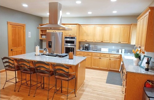 Kings Beach Cabin | Gorgeous, Spacious & Cozy Cabin in Kings Beach