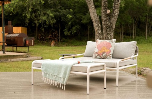 San Saba Cabin | Gorgeous Tiny House with Fire Pit, Games and Barbecue in San Saba, Texas