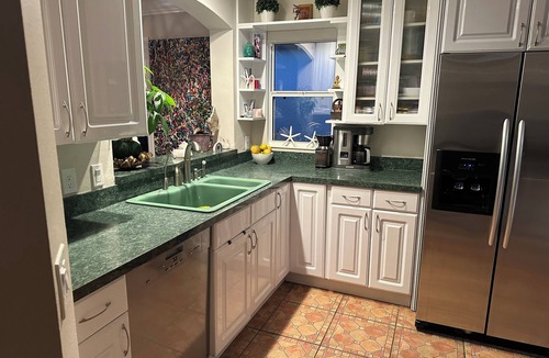 Virginia Trace Villa | Gorgeous WATERFRONT 2/2 Villa - Walk to Lake Sumter Landing!