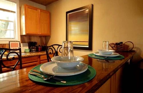 Seville Cabin | Gorgeous Waterfront Studio Cabin Rental on Lake George near Palm Coast, Florida