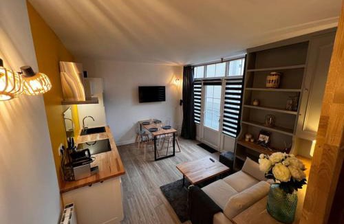 Sainte-Mere-Eglise Apartment | Grand Studio Ceo Bauer, en plein centre de Sainte-Mère-Eglise pour 2 pers