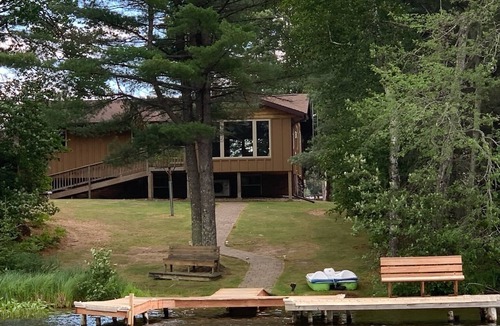 Eagle River House | Grandpa’s Lagoon! Spacious Cabin on Eagle River Chain, minutes from downtown!