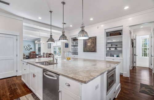 WaterSound Beach House | Great for Large Groups. 1 Minute to Beach. Private Heated Pool. Carriage House