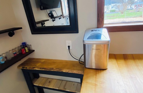 Green Bay House | Green Bay Packer Games, Resch/Expo 4-bedroom house less than 1 mile from Lambeau