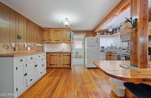 Star Valley Ski Chalet | Grizzly Pines | Off-Grid Chalet in the Woods |