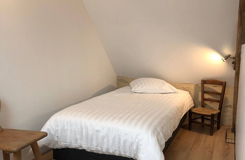 Bazouges-sur-le-Loir Bed & Breakfast | Guesthouse near La Flèche - Pets Allowed - Breakfast Included