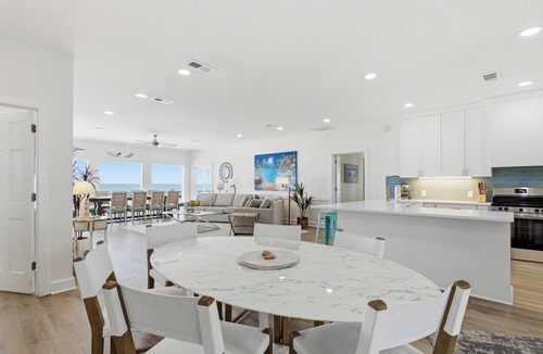 Pensacola Beach House | Gulf-Front Beach House | 6BR 6BA | Sleeps 20 | Pet-Friendly