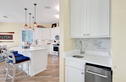 Southpointe House | Gulf Front | Community Pool | Elevator