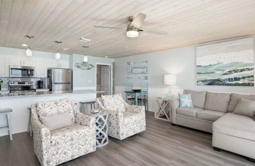 Crystal Beach Condo | Gulf front desirable end unit - free beach service