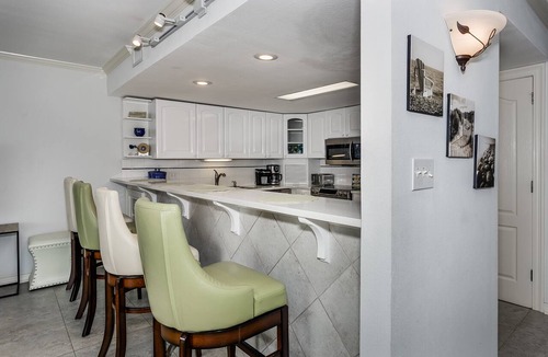 Pensacola Beach Condo | Gulf-Front Retreat with Stunning Emerald Water and white Sand Views-SV421