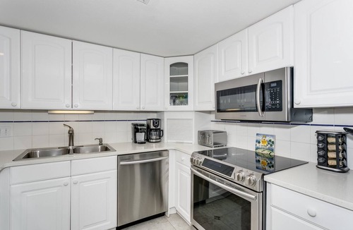 Pensacola Beach Condo | Gulf-Front Retreat with Stunning Emerald Water and white Sand Views-SV421