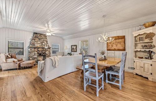 Siloam Springs House | Gwen's Nest- a unique luxury family cottage in the woods