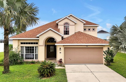 Lake Davenport Estates House | H&K Florida Vacation Villa, Entire Villa near Disney/Universal Theme Parks and Golf! Pool, Firepit, .
