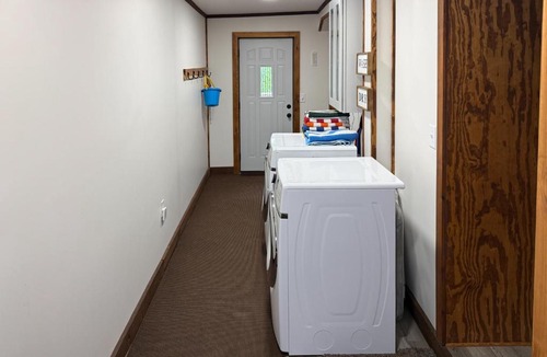 Kewaunee House | Half-Mi to Kewaunee River: Boat, Fish, Kayak!