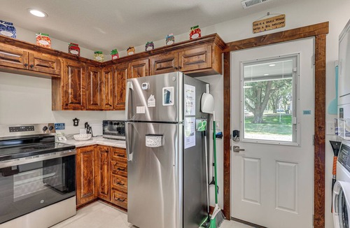 Hamilton Cottage | Hamilton Charm Place, 4 Bdrm, 2 Bath, Step-free