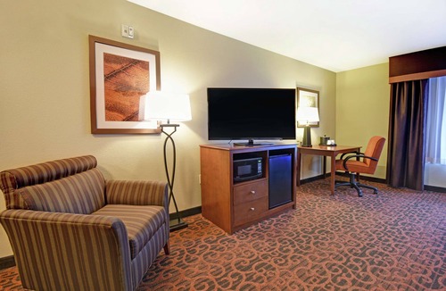 Beloit Hotel | Hampton Inn Beloit