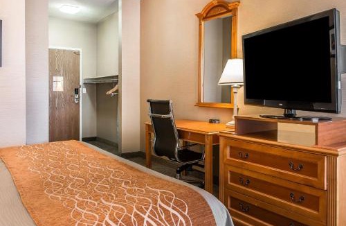 Chelsea Hotel | Hampton Inn Chelsea, Mi