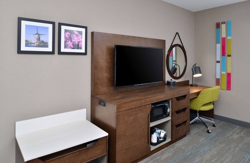 Adrian Hotel | Hampton Inn & Suites Adrian
