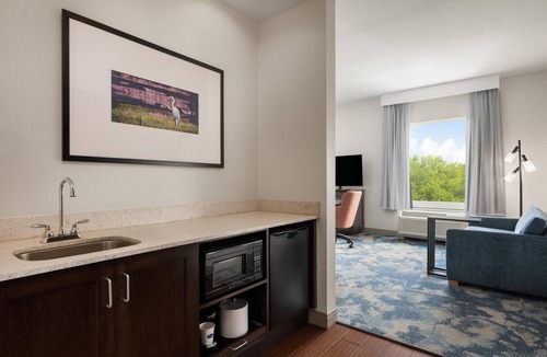 DeLand Hotel | Hampton Inn & Suites Deland