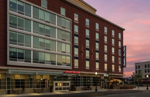West Central Hotel | Hampton Inn & Suites Fort Wayne Downtown